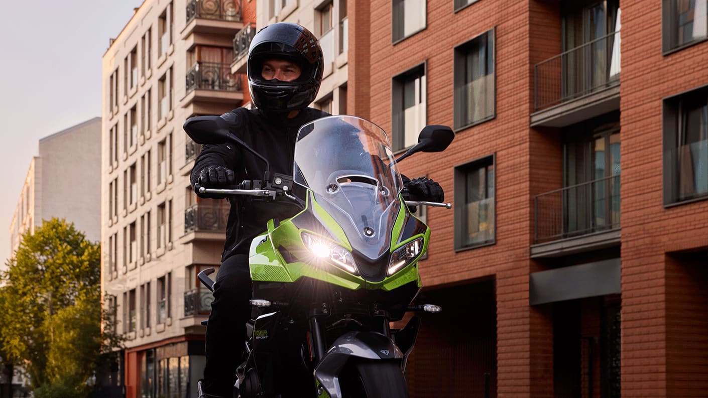 Tiger Sport 660 in Roulette Green in urban setting